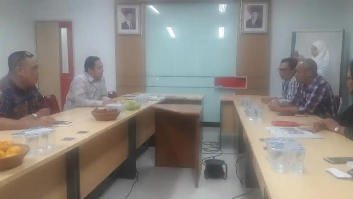 Wali Kota Tangerang Kunjungi Redaksi Warta Kota