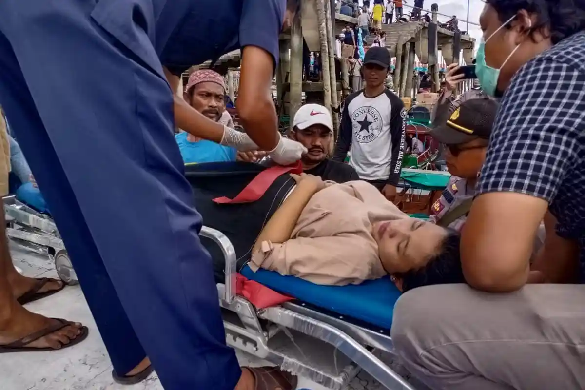 BREAKING NEWS Bayi Wanita Lampung Ini Keburu Brojol di Dalam Speedboat, Orang di Pelabuhan Geger