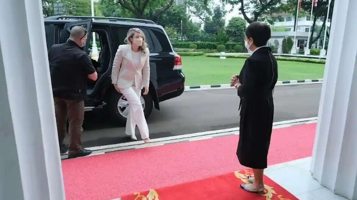 Terima Kunjungan Menlu Kanada, Menlu Retno Tekankan Pentingnya G20 Bagi Masyarakat Dunia
