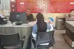 Dituduh Selingkuh, IRT di Palembang Dianiaya Suami dengan Senjata Tajam Saat Tidur