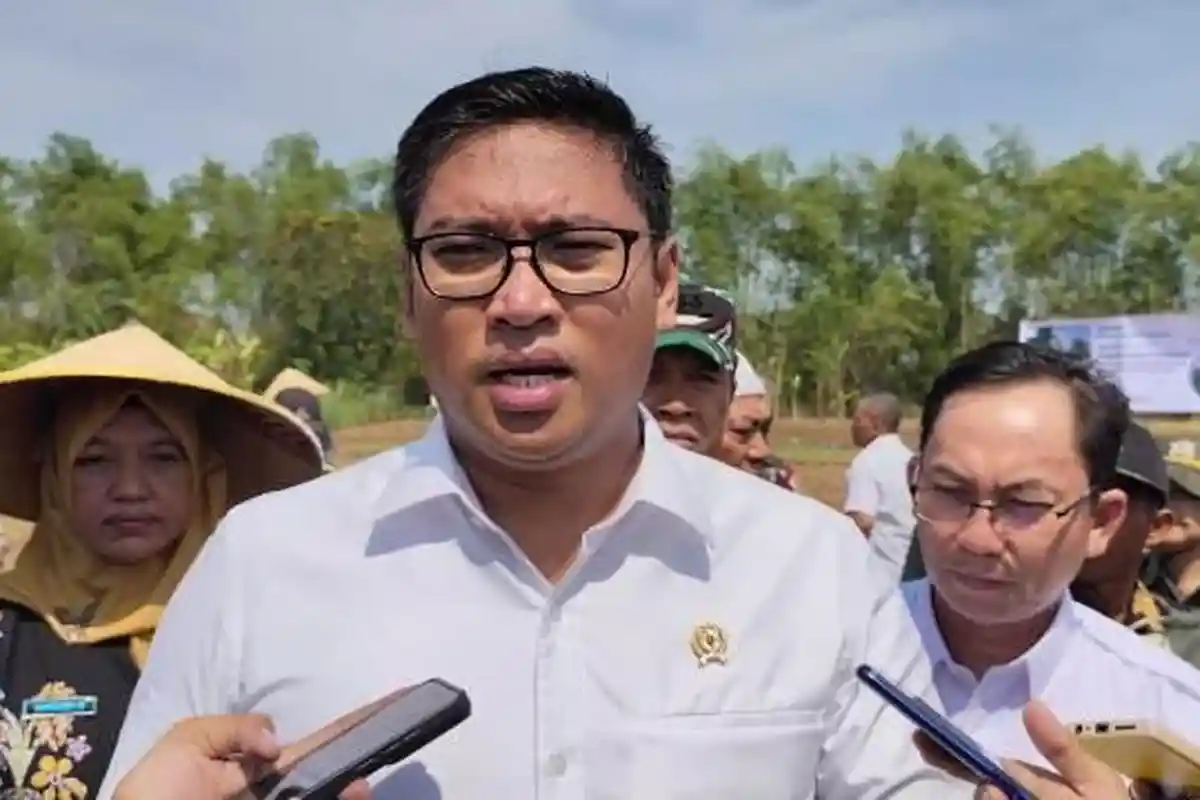 Wamentan Sudaryono Tinjau Pembangunan Embung Desa Tambahmulyo Pati