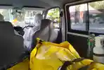 jenazah-i-wayan-sudiartika-saat-berada-di-ambulance.jpg