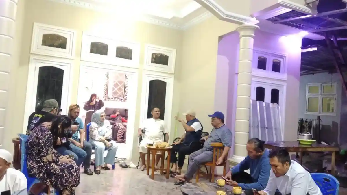 Nasri Abubakar Hingga Anggota DPRD Ternate Tinjau Lokasi Kebakaran di Kelurahan Tabam