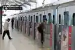 MRT Tutup 3 Stasiun Saat PSBB