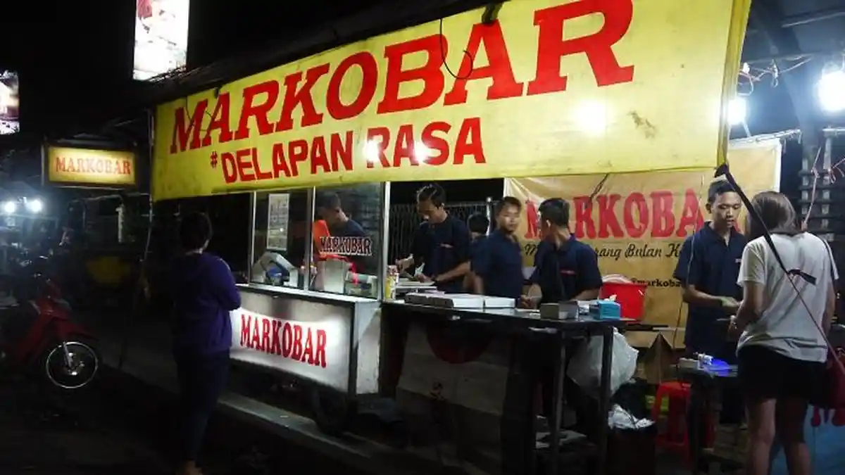 Menyusuri Kota Barat, Pusat Kuliner Malam di Solo