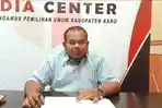Komisioner-Bawaslu-Kabupaten-Karo-Abraham-Tarigan-saat-ditemui-di-Kantor-Bawaslu.jpg