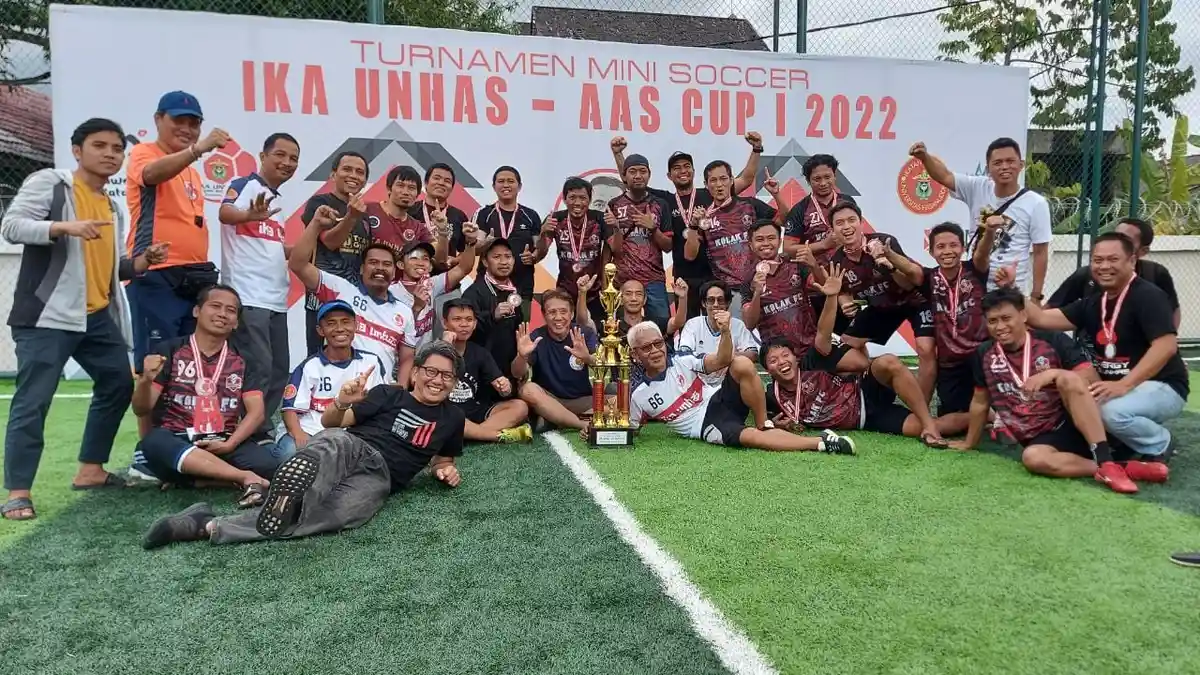 Tim Ikatek Unhas Under 45 Juara Turnamen Mini Soccer AAS Cup I 2022
