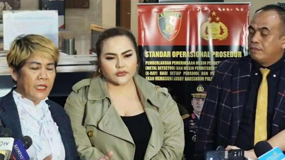 Nama Pria Bertato di Video Syur Bocor, Lisa Mariana Minta Pemeriksan Polisi Ditunda