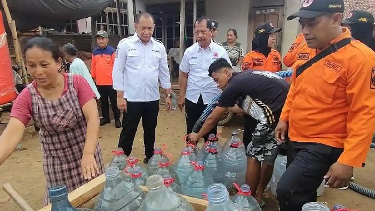 Kekeringan Tak Kunjung Usai, BPBD Jatim Kirim 20 Ribu Liter Air Bersih ke Trenggalek