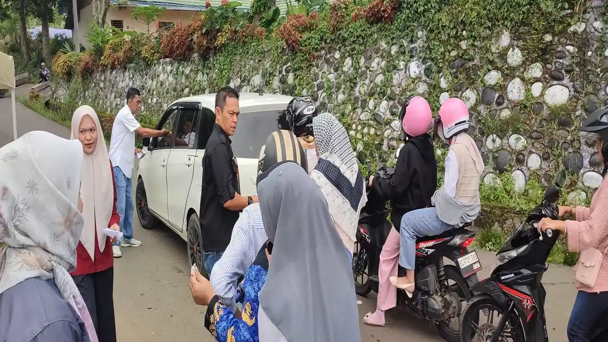 Jelang Malam Pergantian Tahun, Wisatawan Mulai Padati Objek Wisata Gunung Dempo