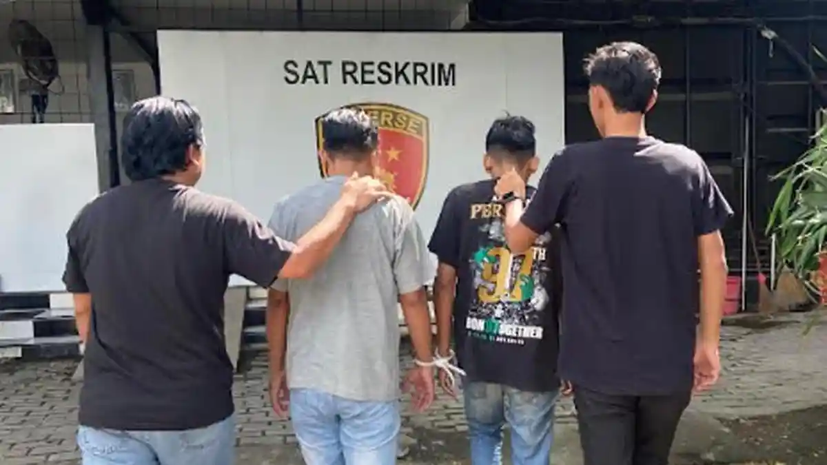 NGERI Surabaya Bak Surga Kaum Sesama Jenis, Polisi Ringkus 2 Admin Grup FB Beranggotakan 4.000 Orang