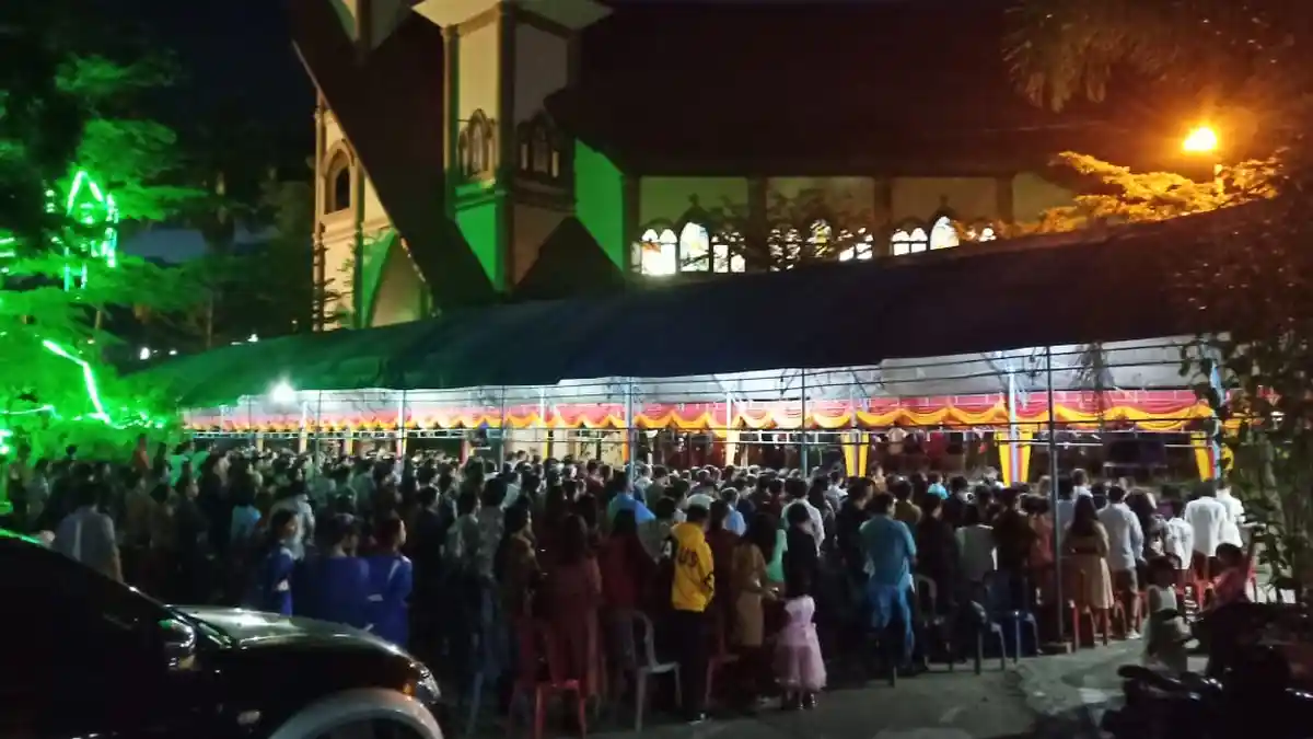 4000 Umat Katolik Hadir di Gereja Katolik Makale Tator di Acara Misa Malam Natal