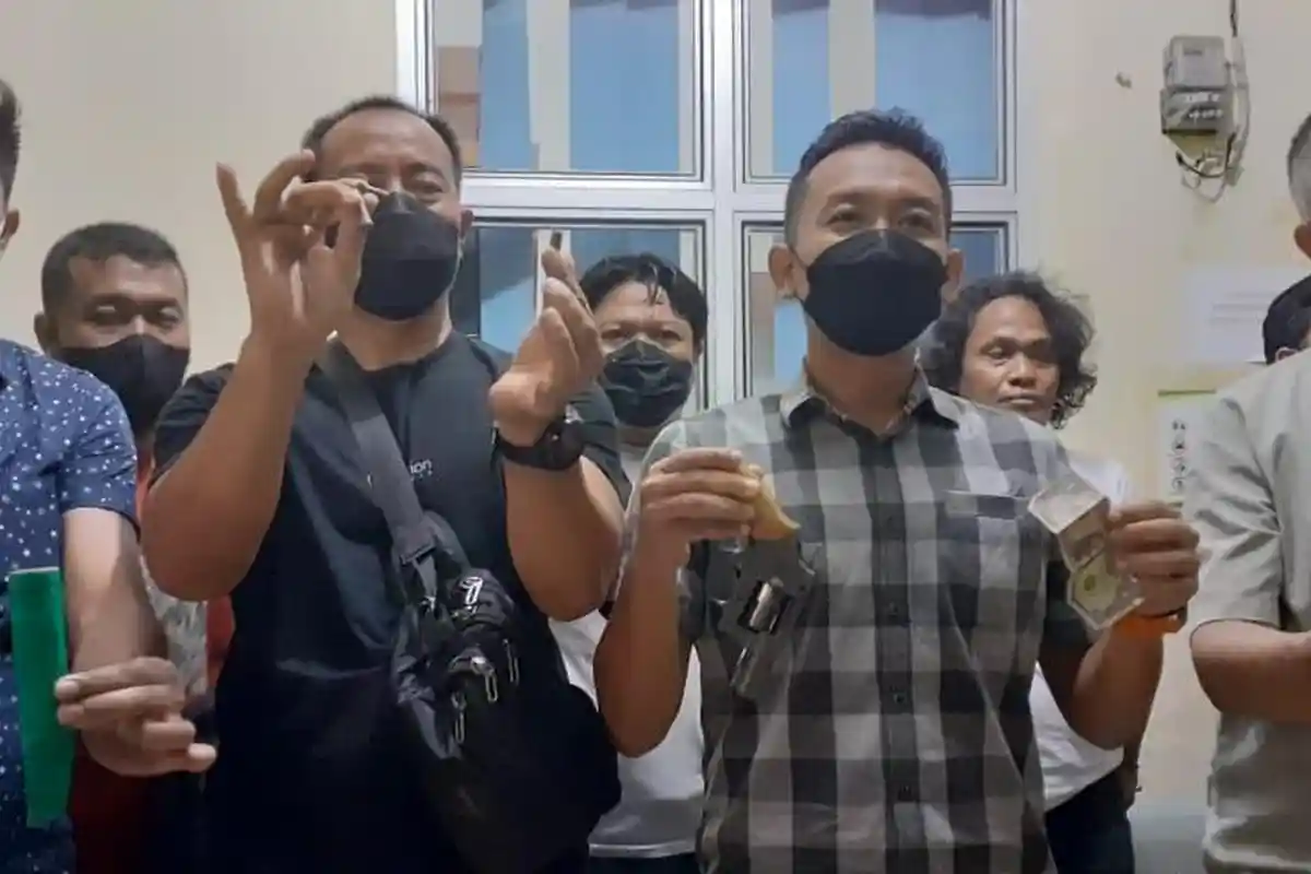 Breaking News Dua Pelaku Curanmor Baku Tembak dengan Polisi di Lampung, Satu Orang Tewas