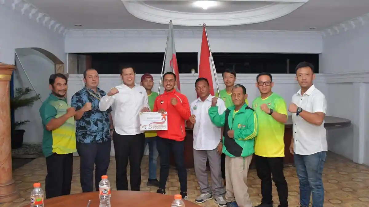 Tepat Janji, Abil Atlet Penyumbang 2 Emas 2 Perak APG XI Solo Terima Bonus Dari Bupati Sergai