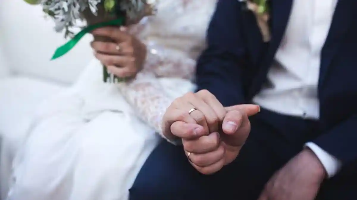 6 Arti Mimpi Menikah dengan Teman, Ada yang Bawa Keberuntungan hingga Bakal Terjadi Konflik