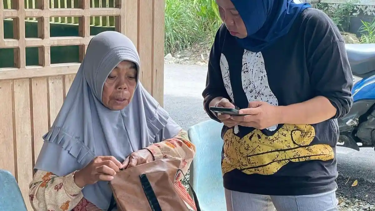 Anaknya Dikeroyok OTK, Ibu 59 Tahun di Halmahera Selatan Ini Minta Keadilan