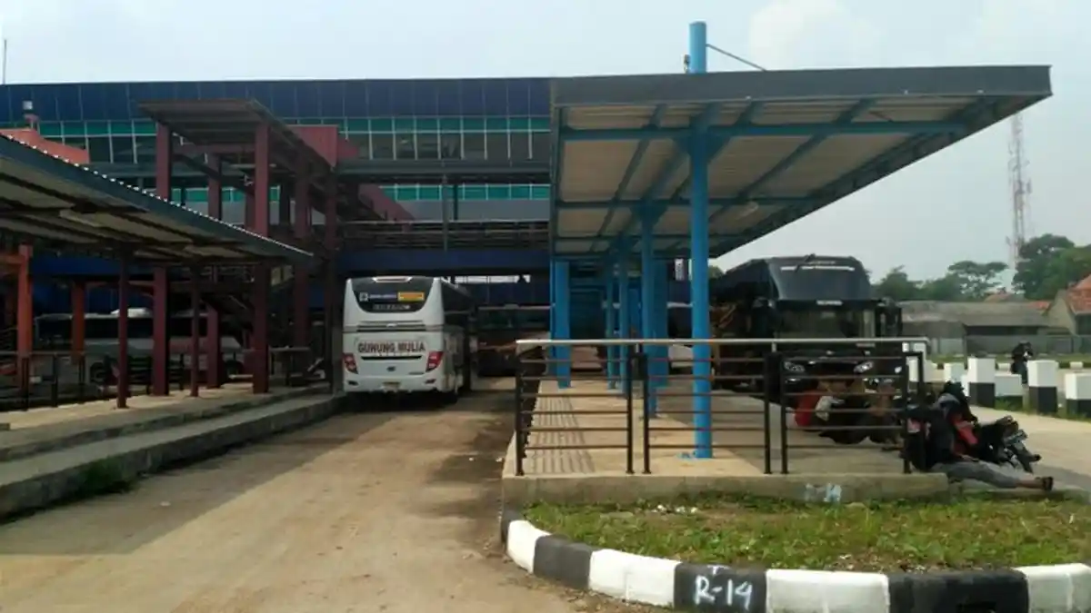 Sudah Dibangun Megah, Terminal Bus Pondok Cabe Tetap Saja Sepi