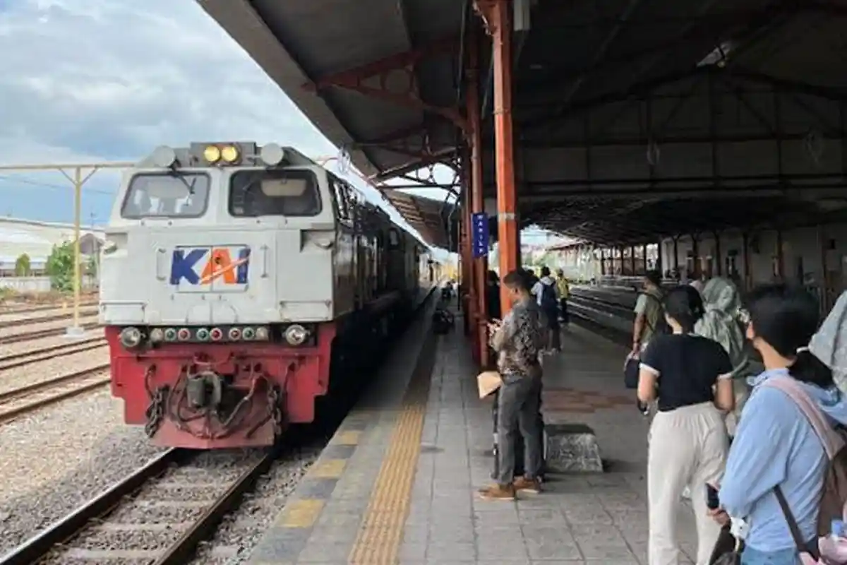 KAI Buka Pemesanan Tiket Kereta Api Lebaran 2025, Jangan Sampai Kehabisan!