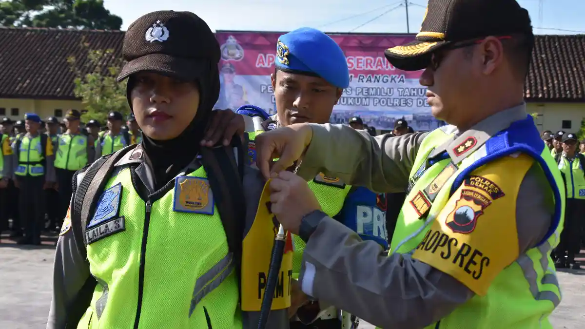 Kapolres Demak AKBP Arief Bahtiar Pimpin Apel Pergeseran Pasukan Pengamanan