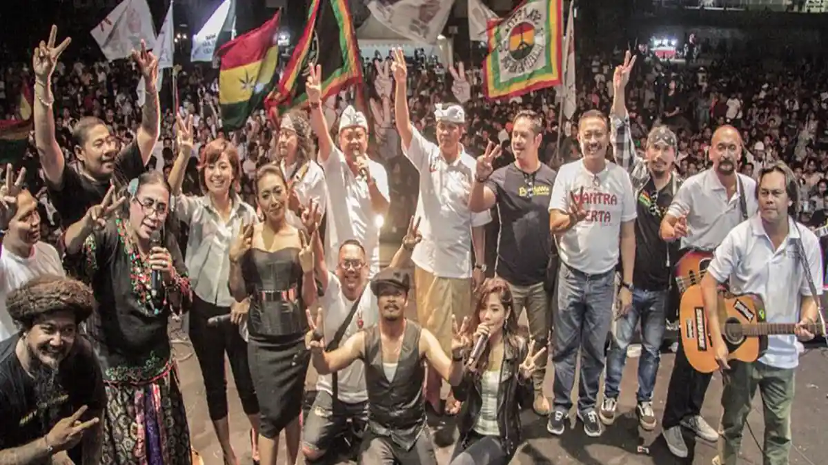 Konser Salam 2 Jari Gebrak Buleleng, Rai Mantra Berduka Atas Serangan Teroris
