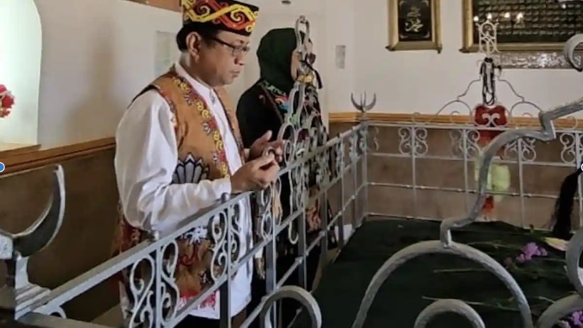 Di Afrika Selatan, Rektor Uniba Ikut Performansi Seni dan Budaya, Kunjungi Makam Syech Yusuf