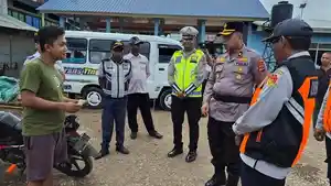 Kompol-Sudirman-sosialisasi-di-terminal.jpg