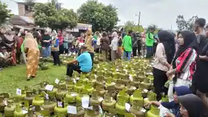 Harga-Pengecer-Rp35-Ribu-per-Tabung-Warga-di-Tugumulyo-Musi-Rawas-Serbu-Gas-Murah.jpg
