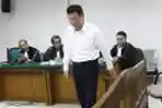 willy-sebastian-lim-jalani-sidang-dakwaan_20150518_215651.jpg