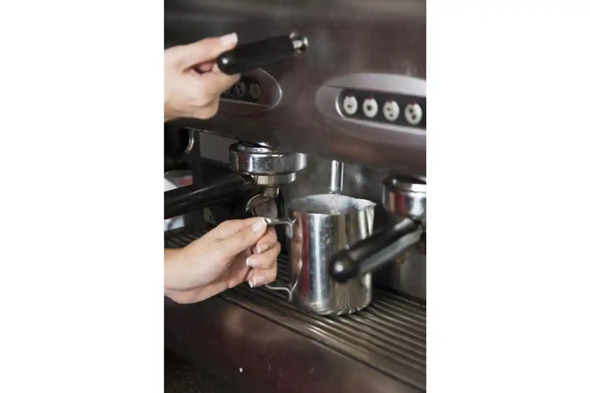 Inilah Manfaat Minum Air Hangat Setiap Hari, Simak Waktu Paling Tepat Mengonsumsinya