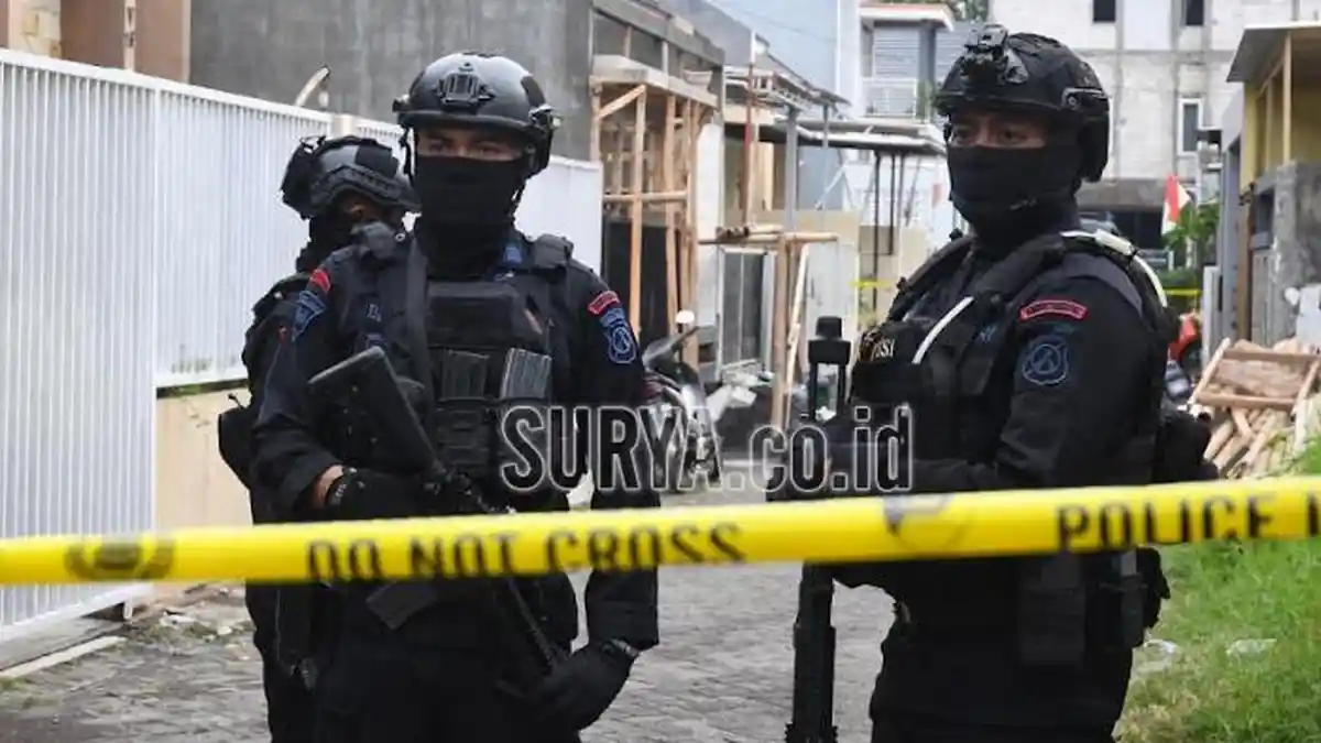 UPDATE Penggeledahan Rumah Terduga Teroris di Kota Batu, Densus 88 Amankan 3 Orang