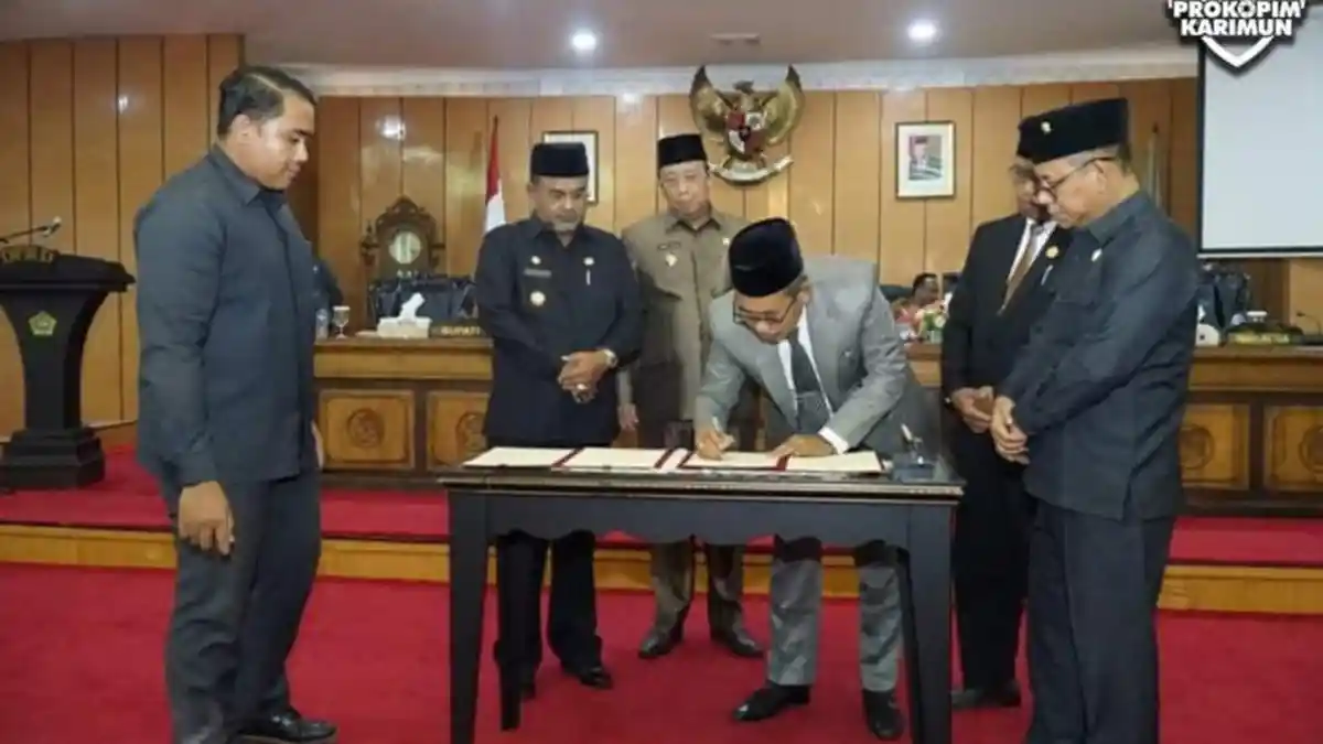 APBD Karimun 2024 Disahkan, Bupati Pastikan Gaji Pegawai Honorer Tetap Ada