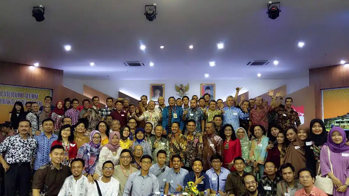 Jalin Keakraban, IKA UNS Gelar Halalbihalal dan Silahturahmi Nasional di Jakarta - halalbihalal-dan-silahturahmi-national-ika-uns-2016_20160724_124825.jpg