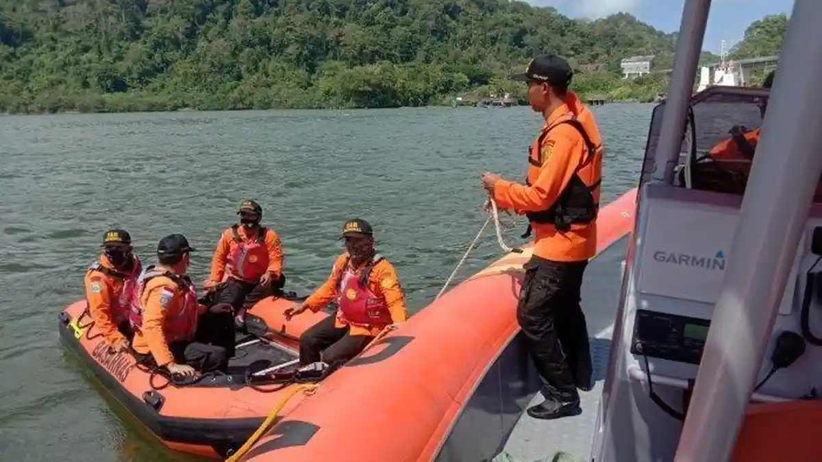 Kapal Pengayoman IV di Perairan Nusakambangan Terbalik, 2 Orang Tewas