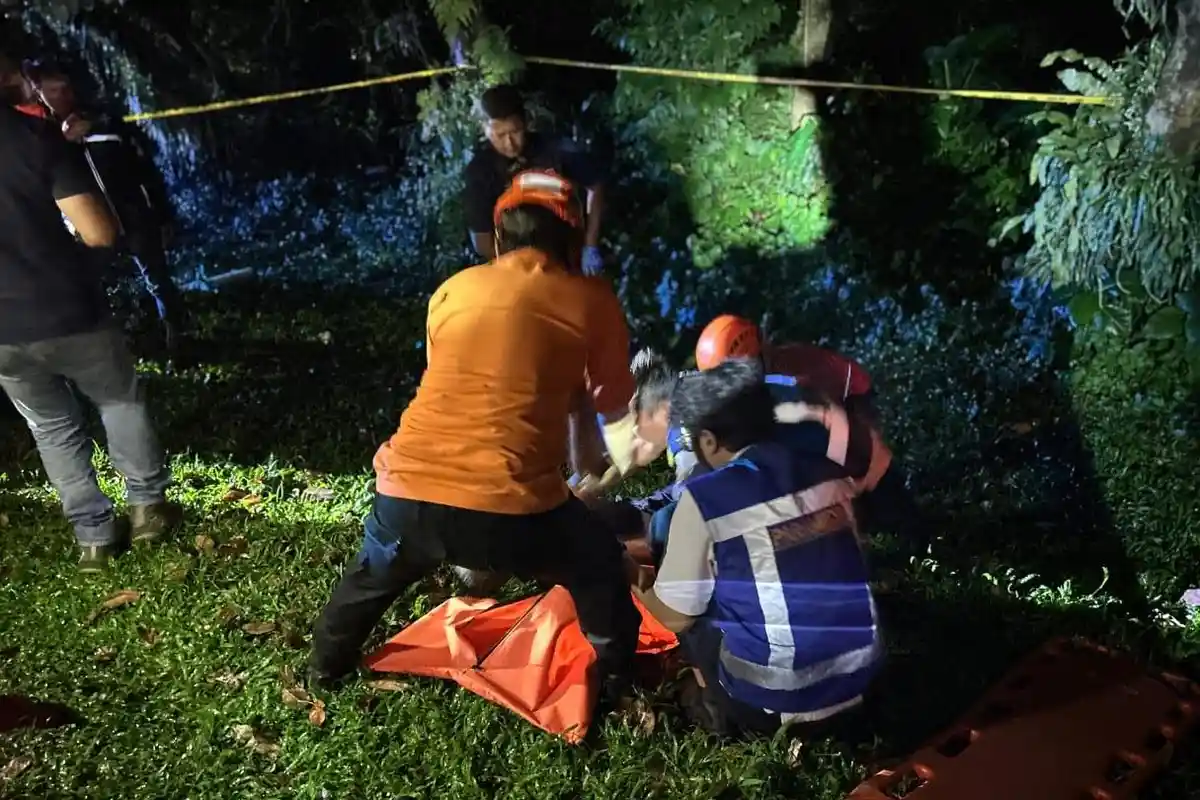 Mayat Pria Tanpa Identitas Ditemukan di Pinggir Tol Jagorawi, Begini Ciri-cirinya