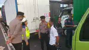 Proses-pengecekan-kelayakan-kendaraan-pengangkut-logistik-pemilu-Senin-1222024.jpg