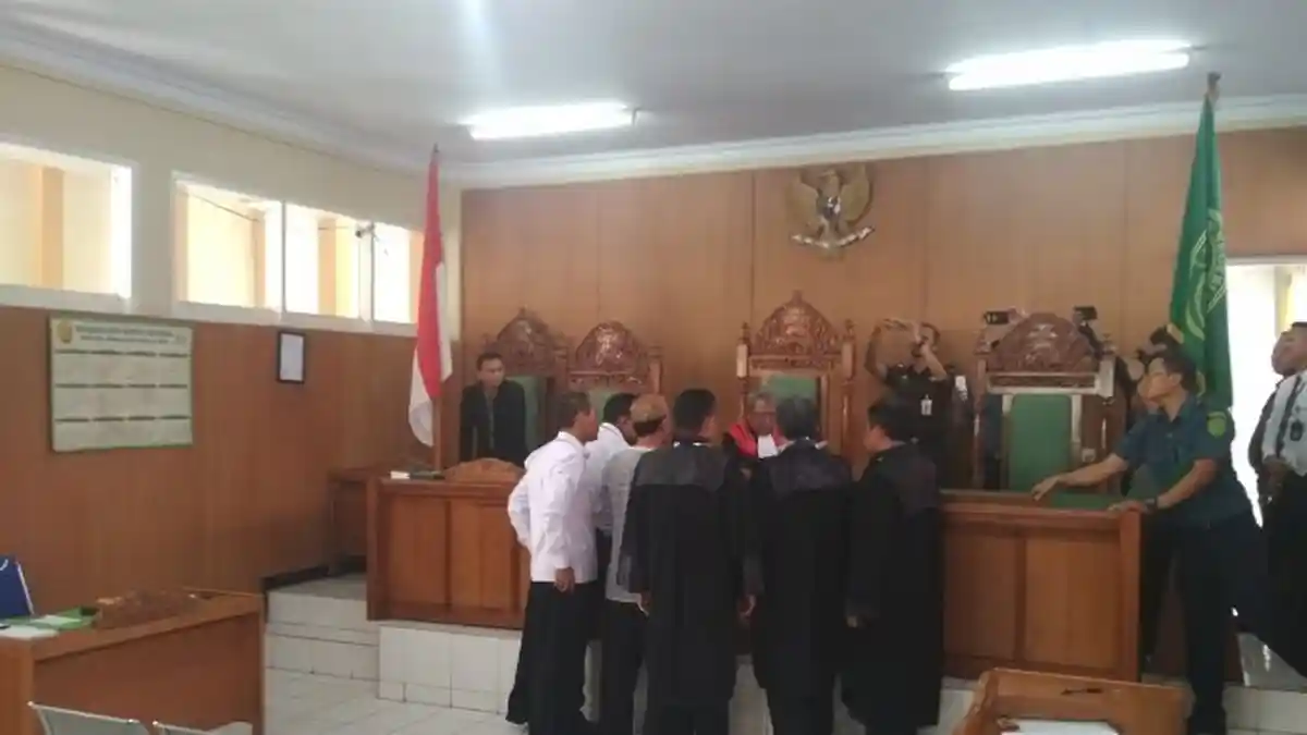 Terdakwa Pembawa Bendera Menolak Didampingi Penasihat Hukum