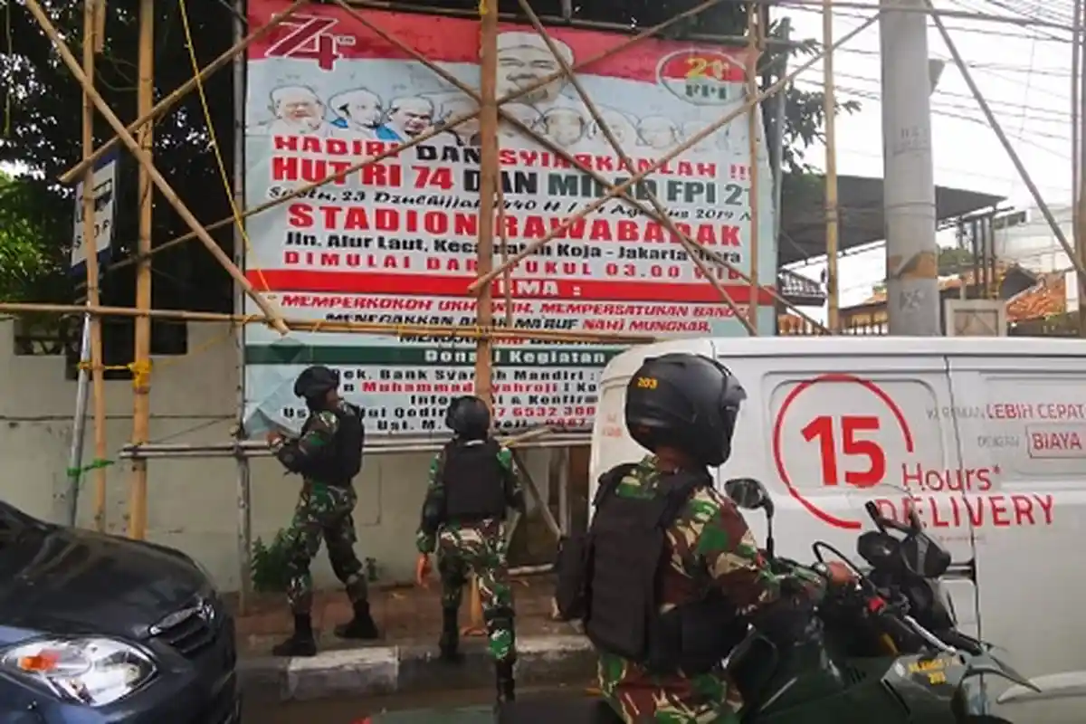 Mengaku Tak Diperintah Jokowi Copot Baliho Rizieq Shihab, Pangdam Jaya: Saya yang Bertanggung Jawab