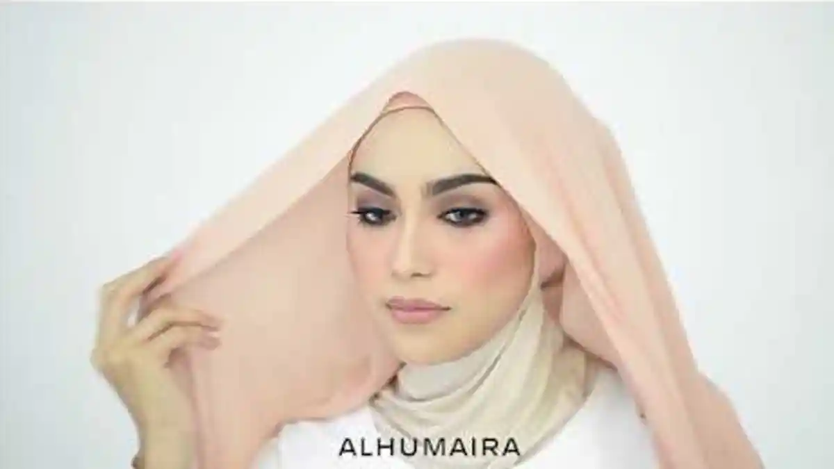 Punya Pipi Chubby Ingin Terlihat Tirus? Ikuti Tutorial Ini Dijamin Makin Imut Deh