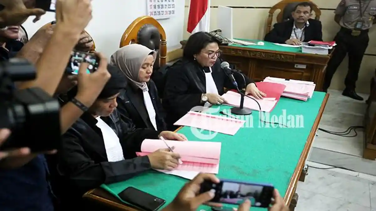 Berita Foto: Ini Tuntutan Jaksa, Achiruddin Hasibuan Dituntut 21 Bulan Penjara dan Bayar Restitusi - 18092023_MEMBACAKAN-TUNTUTAN_ABDAN-SYAKURO-1.jpg