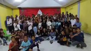 Foto-bersama-mahasiswa-STIPAS-Keuskupan-Agung-Kupang.jpg