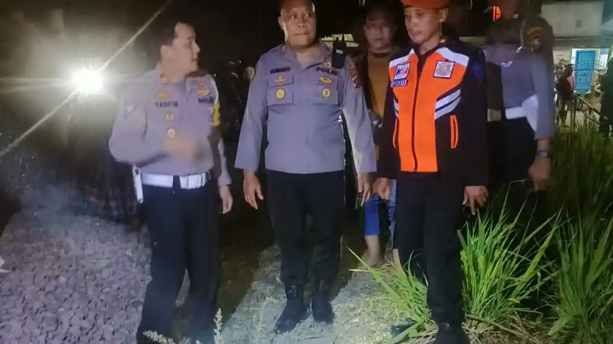 Pria di Blitar Tewas Tertabrak Kereta Api Parcel