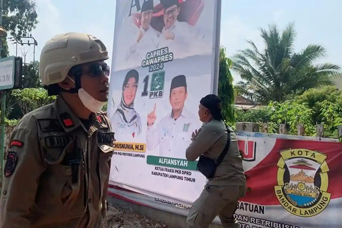 Ratusan APK di Bandar Lampung Ditertibkan Satpol PP