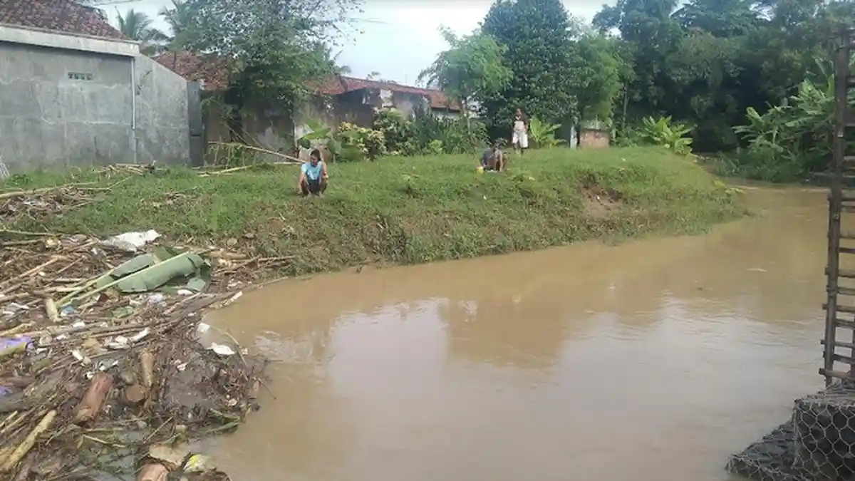 Banjir Rutinan Di Dusun Cikalong Sidareja Baru Surut Subuh Tadi