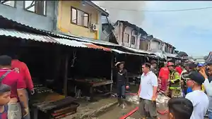 Puluhan-bangunan-rumah-di-pajak-pekong-atau-pajak-pagi-di-Jalan-Syahbudin-111.jpg