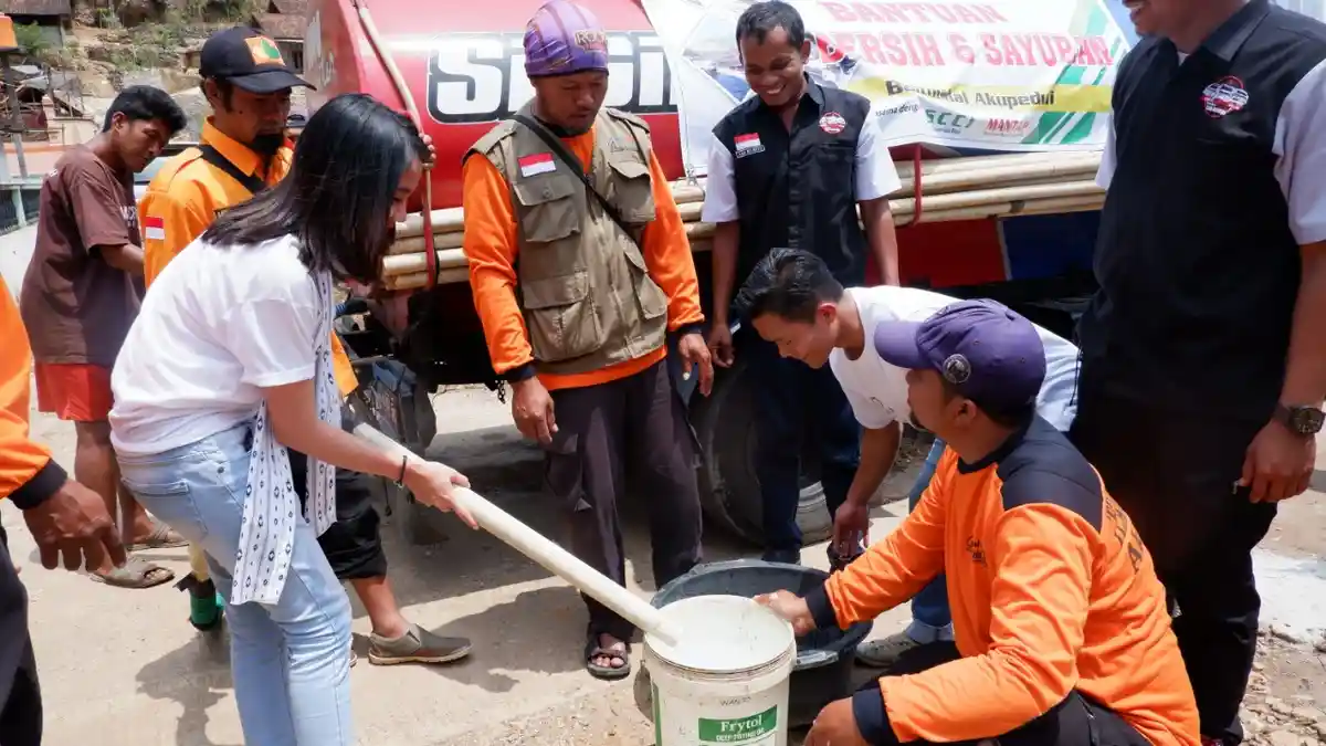 Nava Hotel Tawangmangu Beri Bantuan Air Bersih untuk Warga Wonogiri