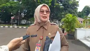 Kepala-BPKAD-j-Rina-Dewiyanti.jpg