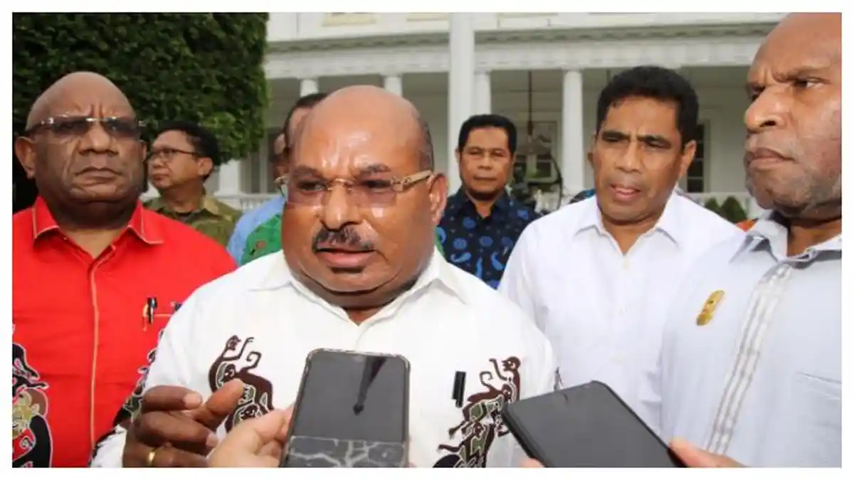 Rekam Jejak Gubernur Papua Lukas Enembe, Pernah Diam-diam ke Papua Nugini dan Ditegur Mendagri Tito