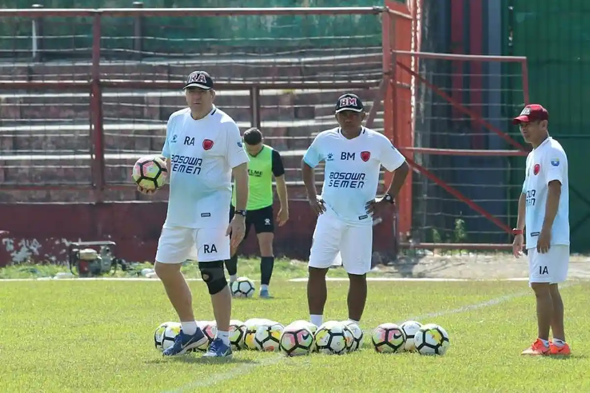 Robert bakal Absen Seleksi Pemain PSM di Stadion Andi Mattalatta