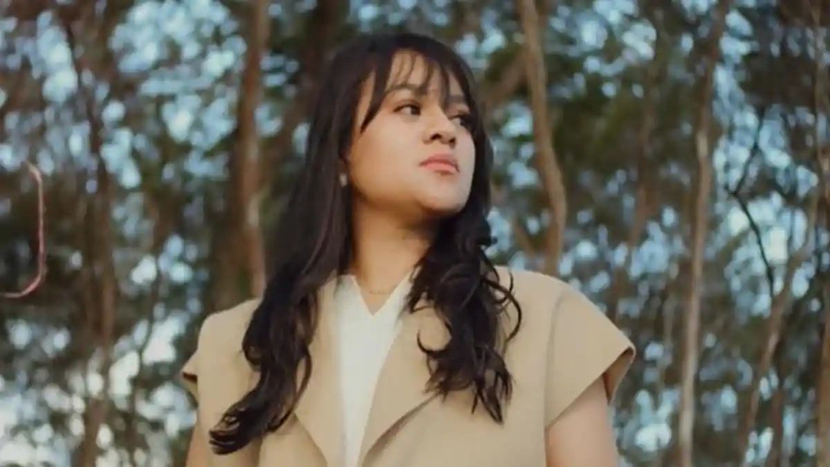 Lirik Lagu Timur dari Mitha Talahatu. Lagu Ambon  Judul Hati Yang Salah