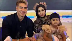 Aisar-Khaled-bersama-putri-Ria-Ricis-Moana.jpg